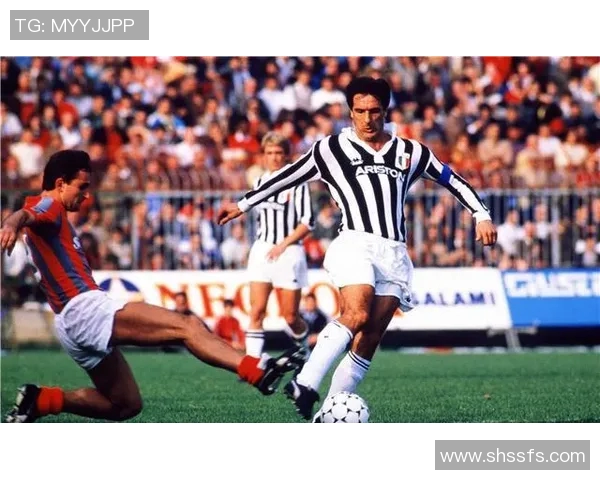 足球球星尤文的辉煌生涯与绿茵场上非凡传奇故事